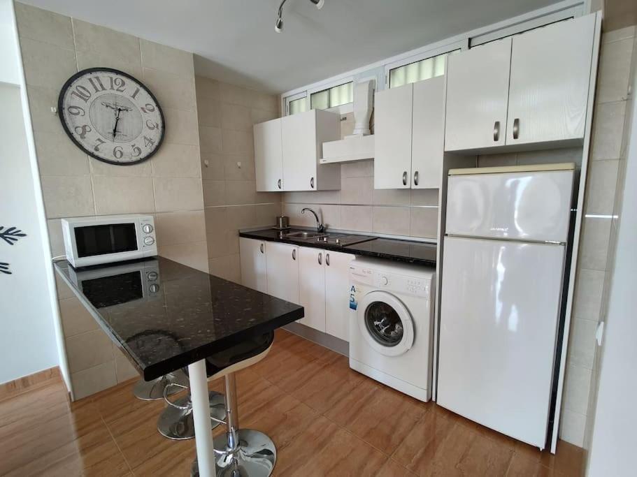 Piscis Beach Apartment Benalmádena Exteriör bild